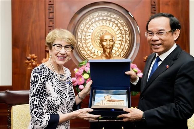 Ho Chi Minh City Party Secretary welcomes Governor of South Wales