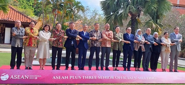 Ambassador Vu Ho attends ASEAN Senior Officials' eetings in Indonesia