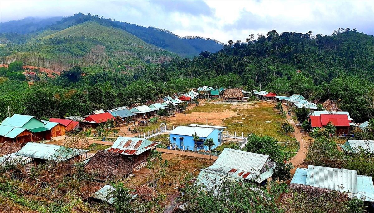 Các địa phương của tỉnh Quảng Nam ưu tiên nguồn lực xây dựng nhiều khu tái định cư tập trung để di dời dân ra khỏi những khu vực nguy hiểm. (Nguồn: Báo Dân tộc)