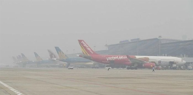 Flights delayed in Noi Bai airport due to the thick fog