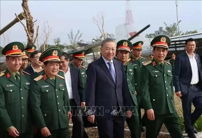 General Secretary To Lam visits Vietnam Military History Museum