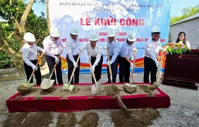 Can Tho city starts construction of new houses for poor people