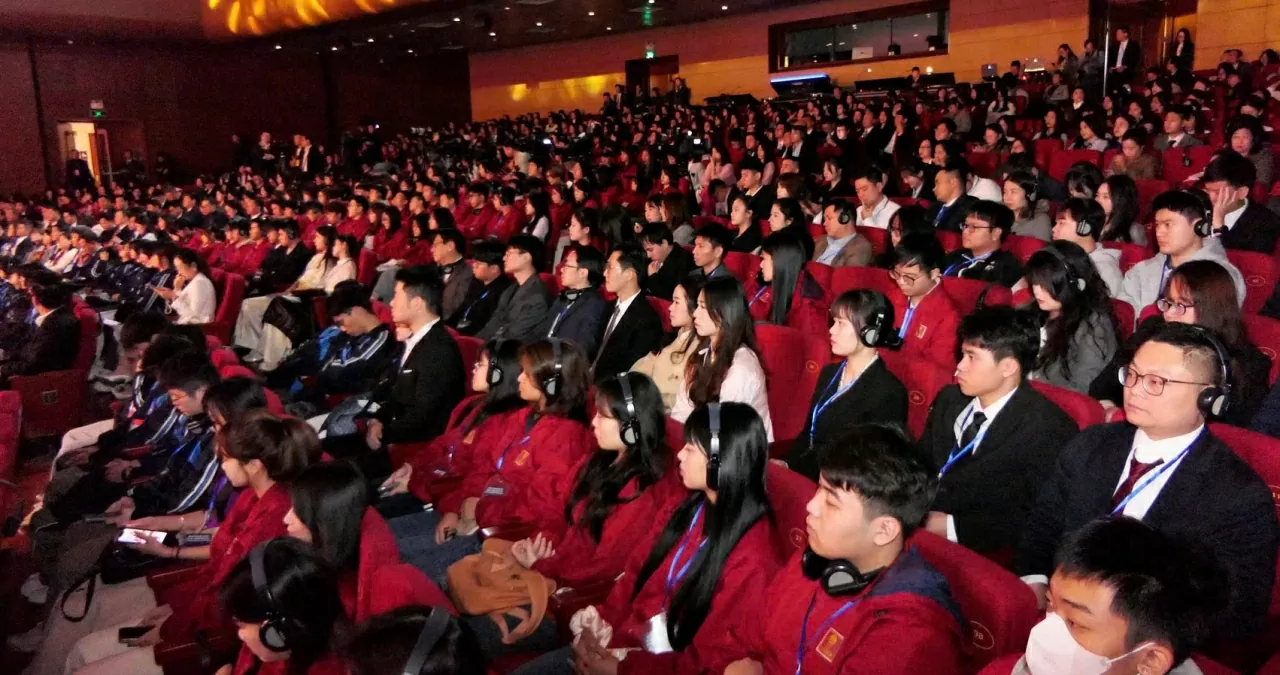 General Secretary To Lam urges Vietnamese, Chinese youths to further develop bilateral ties