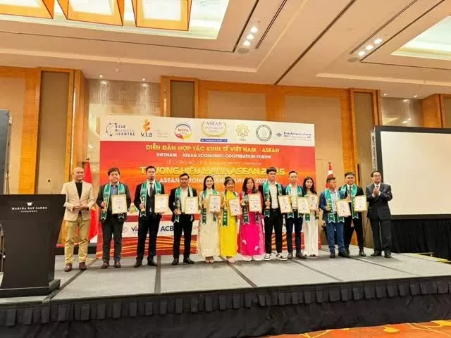 Ngon Garden, Quan An Ngon restaurants receive top ASEAN award