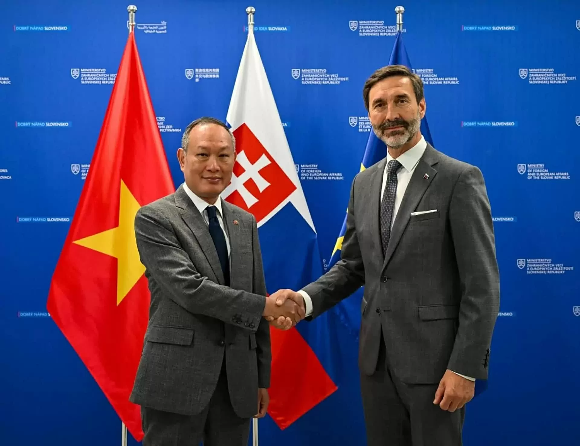 Slovak FM Juraj Blanár welcomes Ambassador Pham Truong Giang to strengthen bilateral relations Slovak FM Juraj Blanár welcomes Ambassador Pham Truong Giang to strengthen bilateral relations