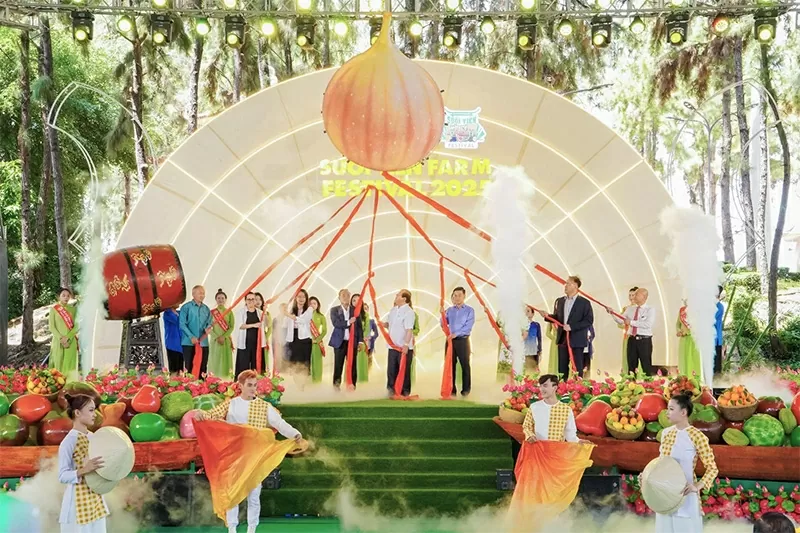 Suoi Tien Theme Park– An international cultural destination and the colorful southern fruit festival