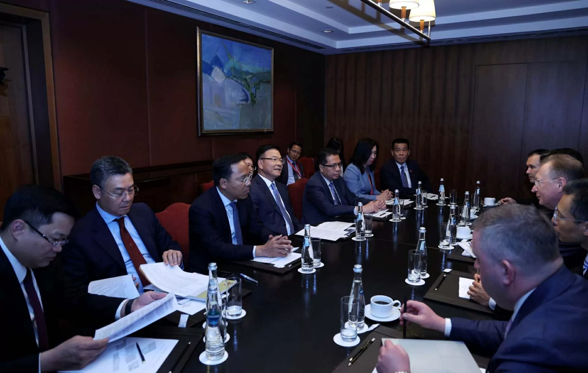 Deputy PM Le Thanh Long attends St. Petersburg economic forum, holds bilateral meetings