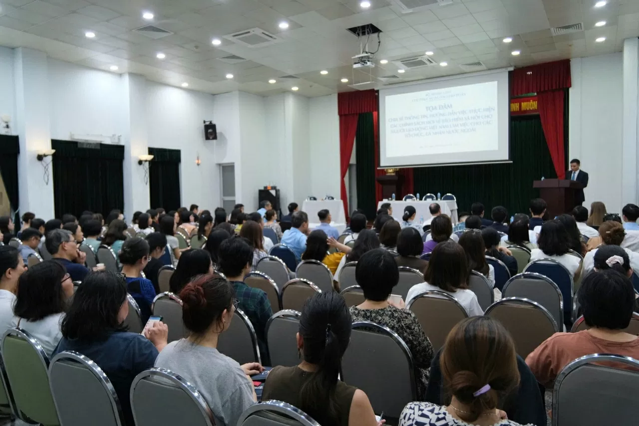 Cục Phục vụ Ngoại giao đoàn đã chủ động phối hợp với cơ quan bảo hiểm xã hội tổ chức các hoạt động tư vấn, hỗ trợ người lao động Việt Nam trong các cơ quan, tổ chức nước ngoài. (Ảnh: Xuân Sơn)