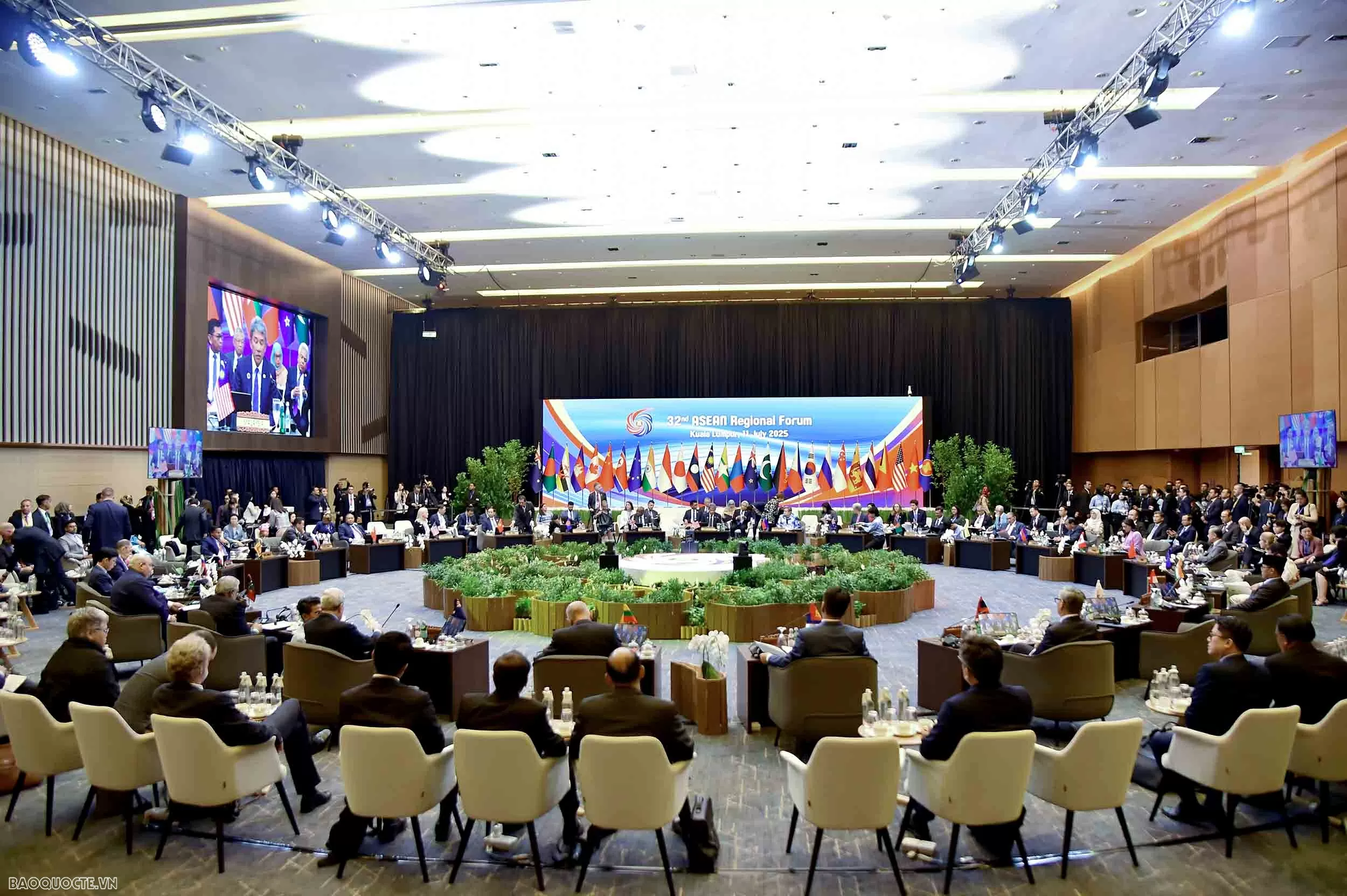 Deputy PM, FM Bui Thanh Son calls for reforms to reinforce ARF’s role amidst global complexity Deputy PM, FM Bui Thanh Son calls for reforms to reinforce ARF’s role amidst global complexity