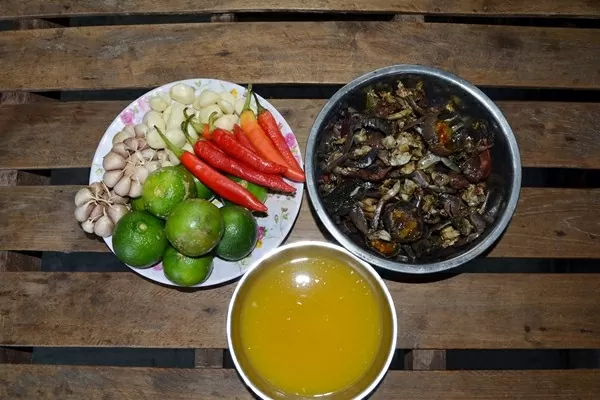Ca Mau Fermented “Ba Khia” Crabs: From Rustic Dish to National Intangible Cultural Heritage Ca Mau Fermented “Ba Khia” Crabs: From Rustic Dish to National Intangible Cultural Heritage