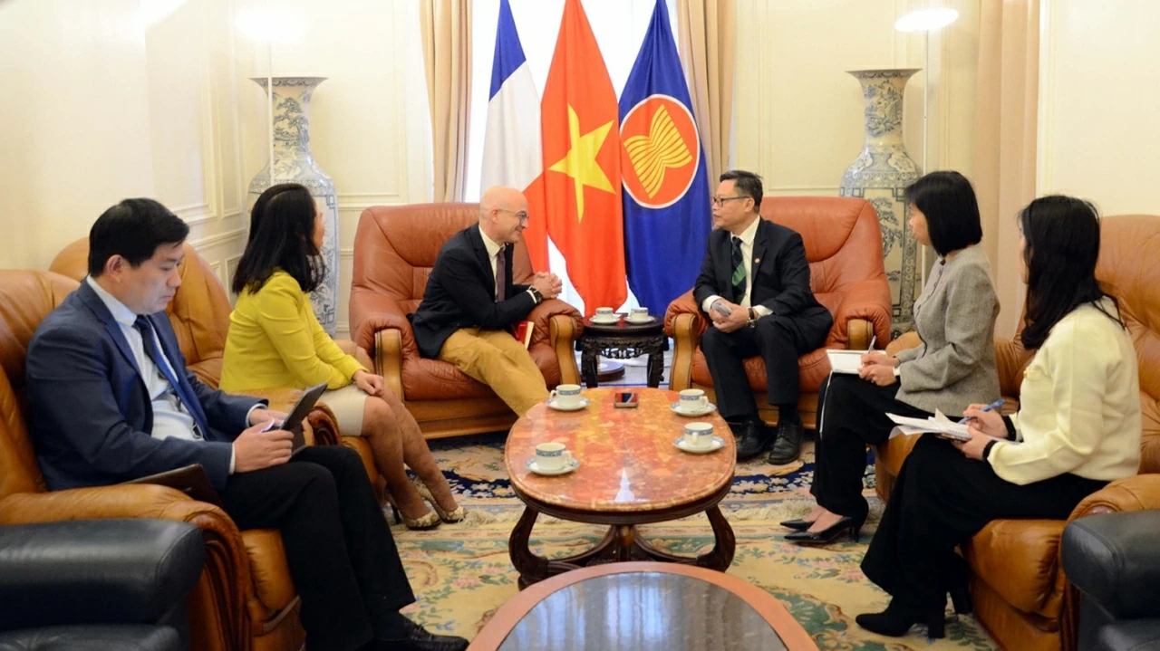 Vietnamese Ambassador discusses nuclear energy cooperation with Assystem Vietnamese Ambassador discusses nuclear energy cooperation with Assystem