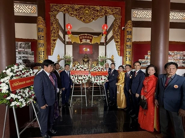Ho Chi Minh in the spiritual life of Vietnamese people in Thailand