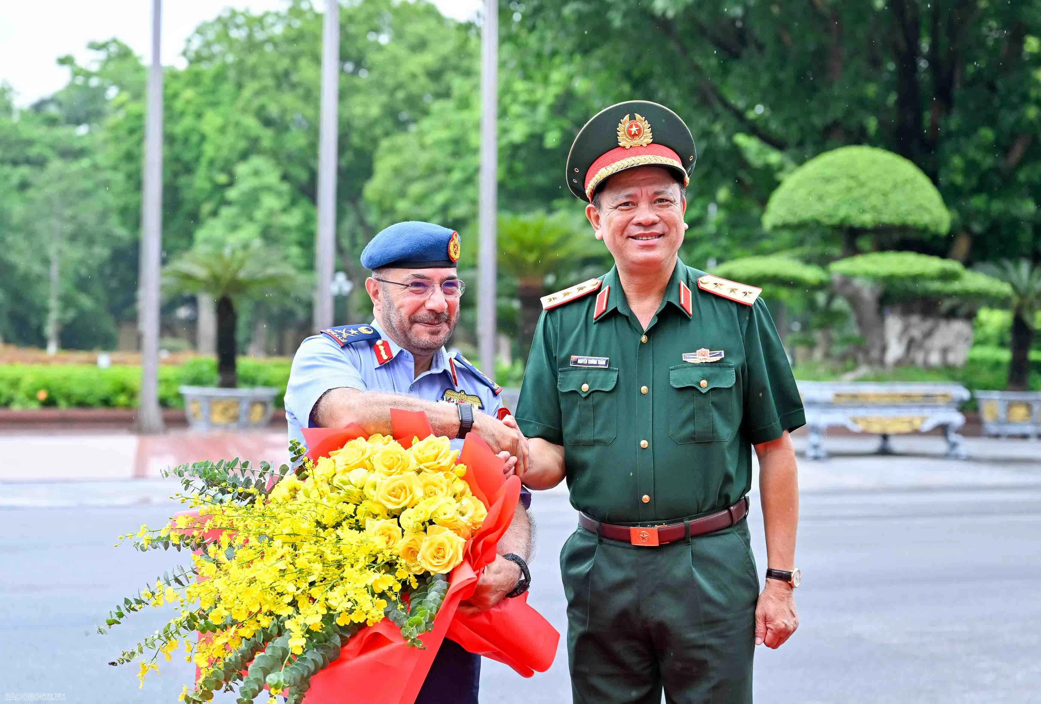 Vietnam, UAE Defence Deputy Ministers hold talks, promote defence industry cooperation