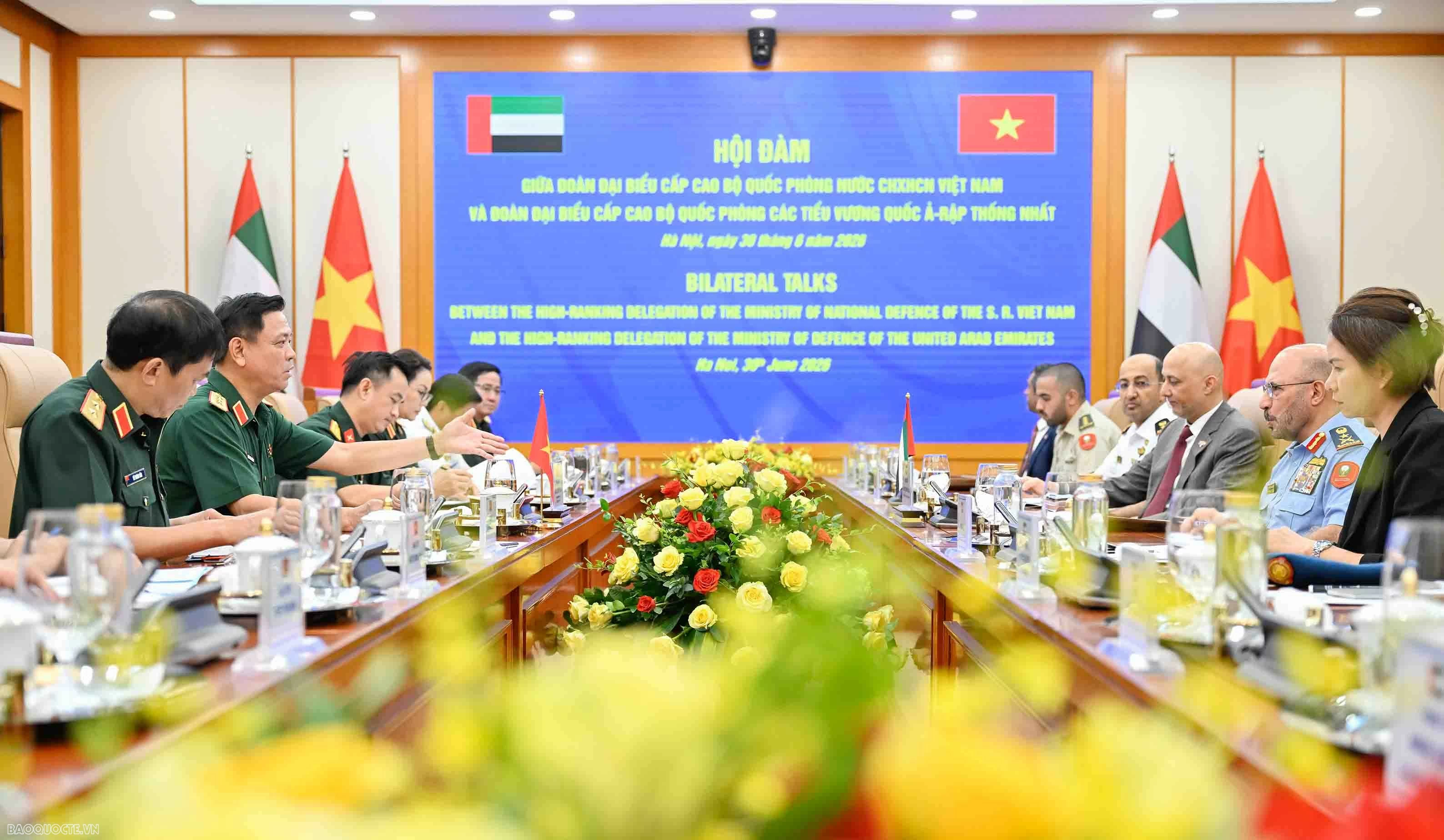 Vietnam, UAE Defence Deputy Ministers hold talks, promote defence industry cooperation