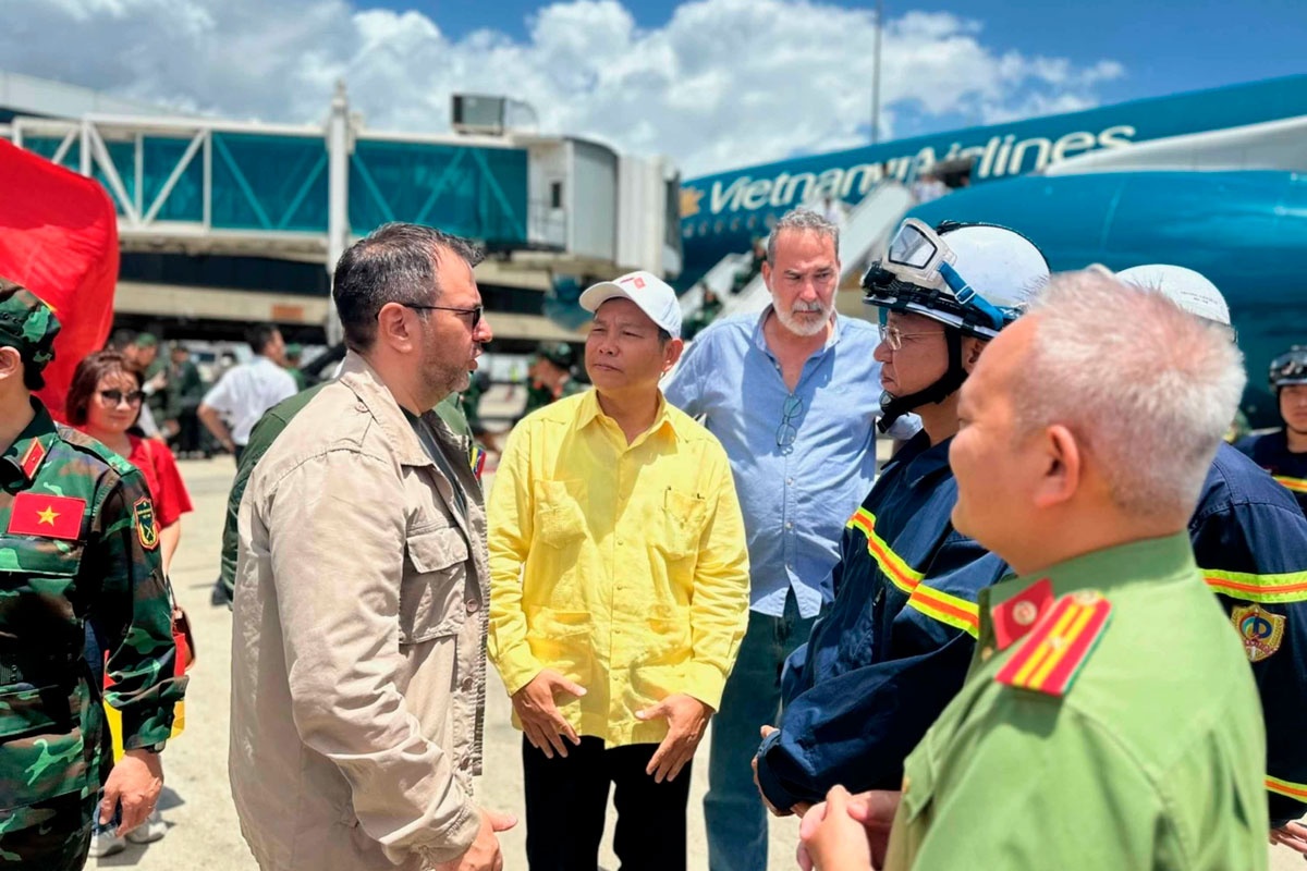 Bộ trưởng Yvan Gil Pinto trong buổi đón đoàn công tác