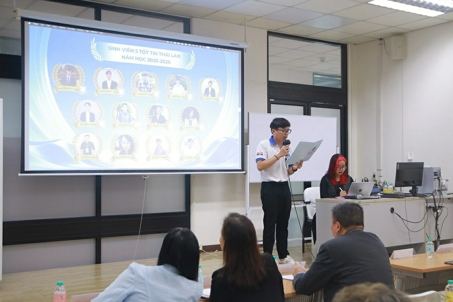 Vietnamese students in Thailand aim for a new journey Vietnamese students in Thailand aim for a new journey
