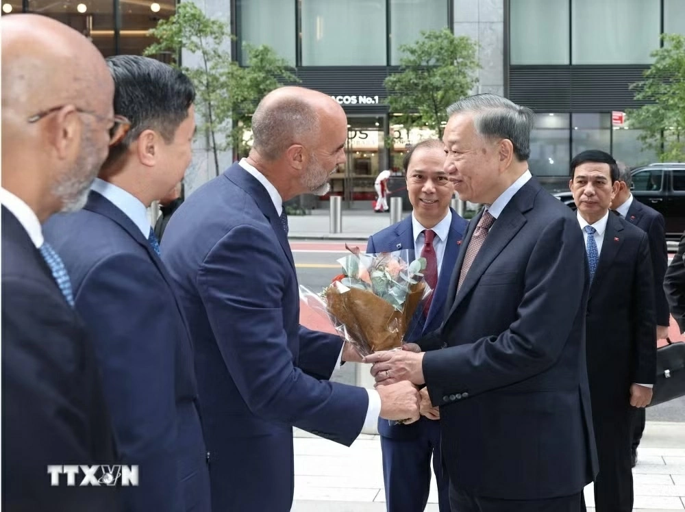 Tổng Bí thư, Chủ tịch nước Tô Lâm đến thăm, làm việc với Tập đoàn Dược phẩm Pfizer của Hoa Kỳ. (Nguồn: TTXVN) Tổng Bí thư, Chủ tịch nước Tô Lâm đến thăm, làm việc với Tập đoàn Dược phẩm Pfizer của Hoa Kỳ. (Nguồn: TTXVN)