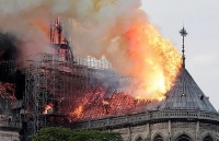 Việt Nam chia sẻ với nhân dân Pháp về vụ hỏa hoạn tại Nhà thờ Đức Bà Paris
