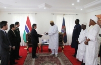 Đại sứ Phạm Quốc Trụ trình Thư Ủy nhiệm lên Tổng thống Gambia