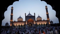 Hình ảnh những tín đồ Hồi giáo trên khắp thế giới đón tháng lễ Ramadan