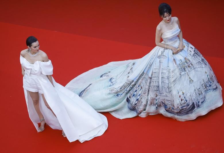 Muôn màu muôn vẻ tại thảm đỏ Liên hoan phim Cannes