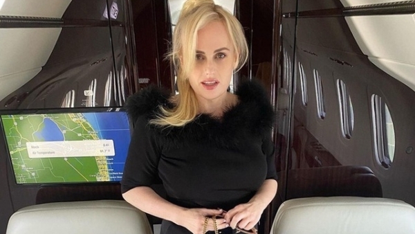 Cuộc 'lột xác' ngoạn mục của sao truyền hình Rebel Wilson