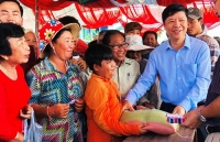 Thứ trưởng Nguyễn Quốc Cường đề nghị Chính phủ Campuchia tiếp tục hỗ trợ bà con vùng Biển Hồ
