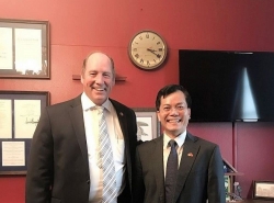 Đại sứ Hà Kim Ngọc điện đàm với Hạ nghị sỹ Hoa Kỳ Ted Yoho
