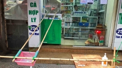 Dịch Covid-19: Những kiểu mua bán hàng 'không giống ai' trong thời gian giãn cách xã hội ở Hà Nội