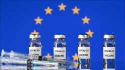 Cuộc chiến vaccine Covid-19: Dù thiếu nguồn cung, EU vẫn quyết dựng chướng ngại vật với vaccine Nga và Trung Quốc