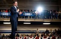 Bầu cử Mỹ 2020: Ứng cử viên đảng Dân chủ dẫn đầu tại bang Iowa rút khỏi cuộc đua