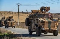 Thổ Nhĩ Kỳ tấn công trại tị nạn tại miền Bắc Iraq, điều thêm 40 xe quân sự vào Syria