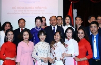 Thủ tướng Nguyễn Xuân Phúc thăm Đại sứ quán và nói chuyện với cộng đồng người Việt tại Nga