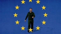 Pháp 'dội gáo nước lạnh' vào hy vọng của Ukraine, Kiev 'chặt đứt' một mối liên hệ với Liên Xô cũ