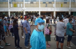 Dịch Covid-19: Hong Kong chuẩn bị 'lâm trận', Malaysia và Singapore nhất trí mở cửa biên giới, Mỹ phát hiện gen 'khóa chặt' virus