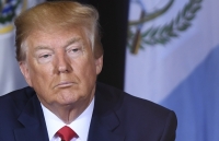 Nhà Trắng tiết lộ bất lợi, ông Trump và người đồng cấp Ukraine vẫn phủ nhận có sức ép