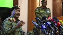 Đảo chính ở Sudan: Tướng quân đội thanh minh, Thủ tướng ở đâu? EU đe dọa