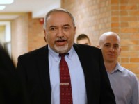 Israel: Các bộ trưởng liên tiếp từ chức