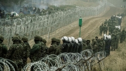 Biên giới với Belarus rơi hiểm cảnh, loạt nước tính kích hoạt điều khoản khẩn với NATO, Iraq nhập cuộc