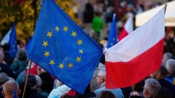 Cuộc chiến tư pháp giữa EU và Ba Lan thêm căng thẳng: EP 'châm dầu'