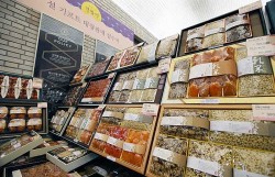 Hàn Quốc: Thổi sức sống cho kinh tế địa phương bằng... tăng giá quà tặng