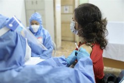 Ngày 31/3, Hà Nội 'chốt sổ' tiêm mũi 3 vaccine Covid-19