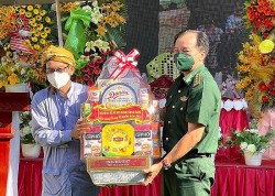 Bộ đội Biên phòng tỉnh An Giang chúc mừng Tháng Ramadan của cộng đồng Hồi giáo Islam