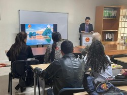 Hơn 40 học viên Venezuela tham dự khóa học tiếng Việt đầu tiên