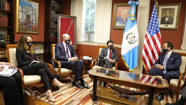 Đặc phái viên Mỹ tới Guatemala và El Salvador, tìm cách tháo gỡ vấn đề người di cư