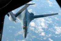 Hai máy bay ném bom B-1B Lancer của Mỹ hoạt động tại Biển Đông