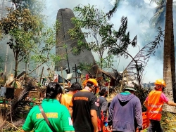 Vụ máy bay rơi ở Philippines: Số người thiệt mạng không dừng ở con số 29
