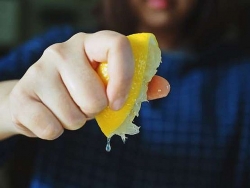Những tác hại khi uống quá nhiều nước chanh