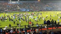 Indonesia: Bạo loạn sân cỏ, 127 cổ động viên thiệt mạng