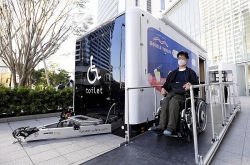 Nhật Bản giới thiệu nhà vệ sinh di động dành cho người ngồi xe lăn